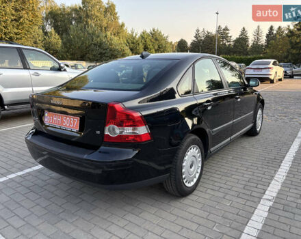 Черный Вольво С40, объемом двигателя 1.6 л и пробегом 223 тыс. км за 6200 $, фото 3 на Automoto.ua