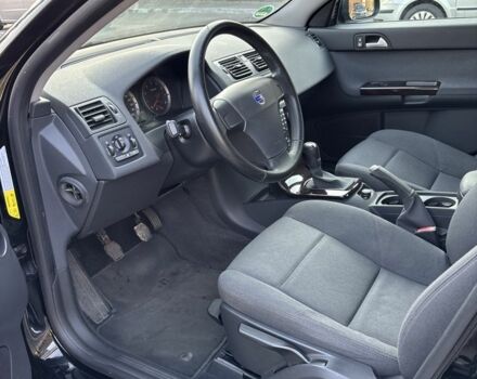 Чорний Вольво S40, об'ємом двигуна 1.6 л та пробігом 223 тис. км за 6100 $, фото 7 на Automoto.ua