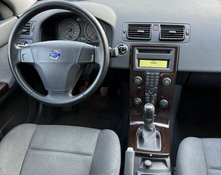 Чорний Вольво S40, об'ємом двигуна 1.6 л та пробігом 223 тис. км за 6100 $, фото 5 на Automoto.ua