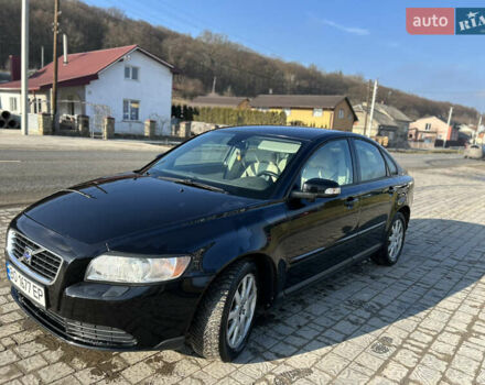 Черный Вольво С40, объемом двигателя 1.56 л и пробегом 243 тыс. км за 7400 $, фото 4 на Automoto.ua