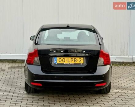 Черный Вольво С40, объемом двигателя 1.6 л и пробегом 236 тыс. км за 8750 $, фото 5 на Automoto.ua