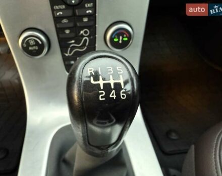 Черный Вольво С40, объемом двигателя 1.6 л и пробегом 236 тыс. км за 8750 $, фото 42 на Automoto.ua