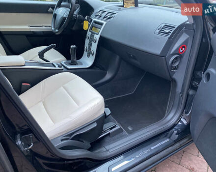 Черный Вольво С40, объемом двигателя 0 л и пробегом 231 тыс. км за 9700 $, фото 66 на Automoto.ua