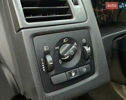 Черный Вольво С40, объемом двигателя 1.6 л и пробегом 236 тыс. км за 8750 $, фото 46 на Automoto.ua