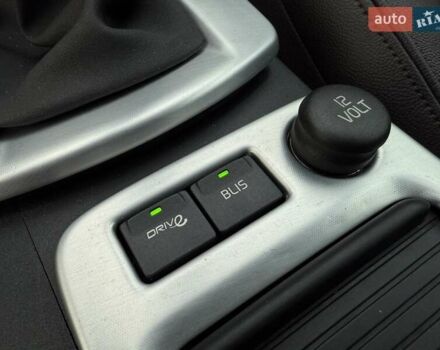 Черный Вольво С40, объемом двигателя 1.6 л и пробегом 236 тыс. км за 8750 $, фото 43 на Automoto.ua