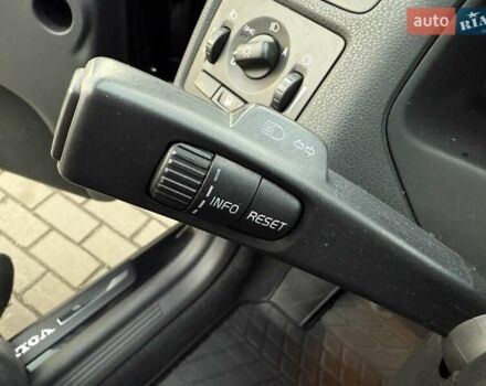 Черный Вольво С40, объемом двигателя 1.6 л и пробегом 236 тыс. км за 8750 $, фото 44 на Automoto.ua