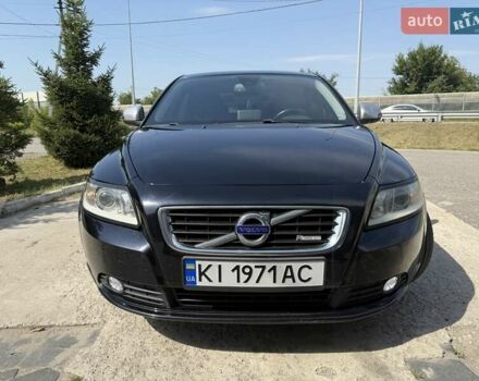 Чорний Вольво S40, об'ємом двигуна 1.56 л та пробігом 243 тис. км за 8300 $, фото 1 на Automoto.ua