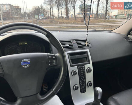 Черный Вольво С40, объемом двигателя 1.6 л и пробегом 303 тыс. км за 8200 $, фото 17 на Automoto.ua