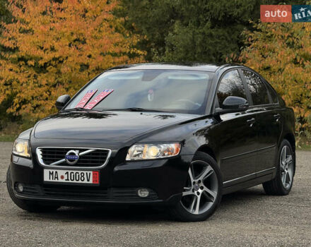 Черный Вольво С40, объемом двигателя 1.6 л и пробегом 210 тыс. км за 8800 $, фото 3 на Automoto.ua