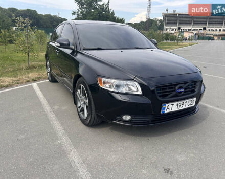 Черный Вольво С40, объемом двигателя 1.6 л и пробегом 303 тыс. км за 8200 $, фото 2 на Automoto.ua