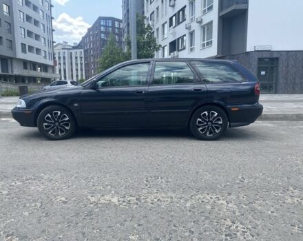 Черный Вольво С40, объемом двигателя 1.7 л и пробегом 280 тыс. км за 3500 $, фото 7 на Automoto.ua