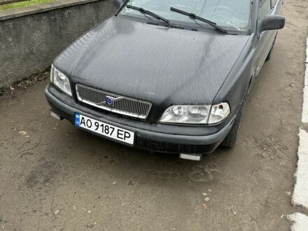 Чорний Вольво S40, об'ємом двигуна 1.9 л та пробігом 446 тис. км за 1000 $, фото 1 на Automoto.ua