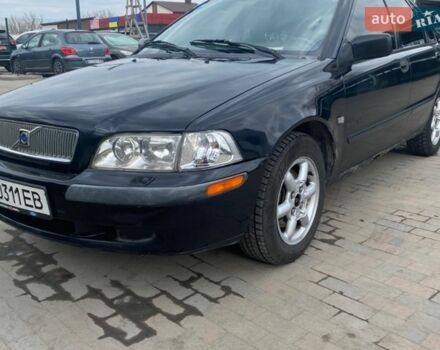 Черный Вольво С40, объемом двигателя 2.01 л и пробегом 318 тыс. км за 3500 $, фото 1 на Automoto.ua