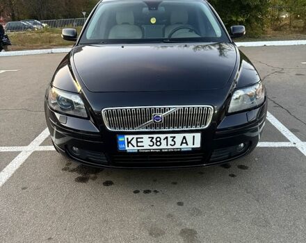 Черный Вольво С40, объемом двигателя 2.5 л и пробегом 365 тыс. км за 9000 $, фото 1 на Automoto.ua