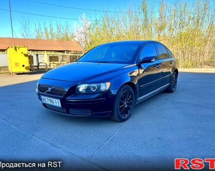 Черный Вольво С40, объемом двигателя 2.4 л и пробегом 175 тыс. км за 3999 $, фото 1 на Automoto.ua