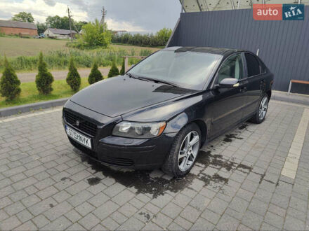 Черный Вольво С40, объемом двигателя 2 л и пробегом 328 тыс. км за 4400 $, фото 1 на Automoto.ua