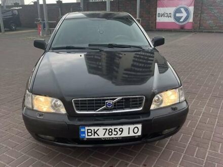 Вольво S40 2004 у Рівному на Automoto.ua Чорний Вольво S40, об'ємом двигуна 2 л та пробігом 250 тис. км за 3999 $, фото 1 на Automoto.ua