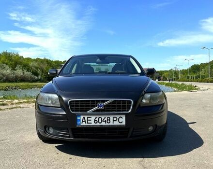 Черный Вольво С40, объемом двигателя 2 л и пробегом 240 тыс. км за 5800 $, фото 1 на Automoto.ua