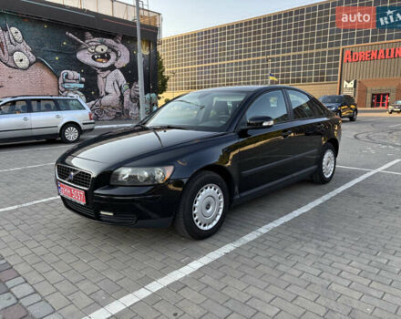 Черный Вольво С40, объемом двигателя 1.6 л и пробегом 223 тыс. км за 6200 $, фото 1 на Automoto.ua