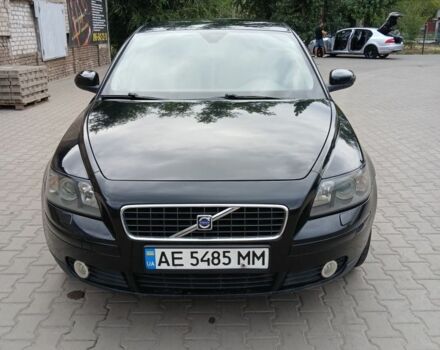 Черный Вольво С40, объемом двигателя 1.6 л и пробегом 220 тыс. км за 5500 $, фото 1 на Automoto.ua