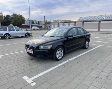 Черный Вольво С40, объемом двигателя 2.4 л и пробегом 300 тыс. км за 2256 $, фото 1 на Automoto.ua