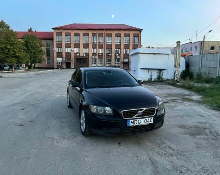 Черный Вольво С40, объемом двигателя 2 л и пробегом 300 тыс. км за 2300 $, фото 1 на Automoto.ua