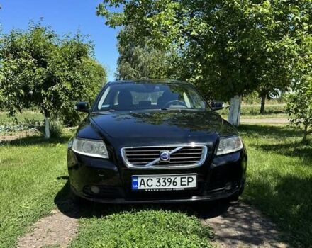 Черный Вольво С40, объемом двигателя 1.6 л и пробегом 305 тыс. км за 6450 $, фото 1 на Automoto.ua