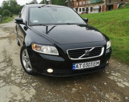 Черный Вольво С40, объемом двигателя 1.6 л и пробегом 312 тыс. км за 6500 $, фото 1 на Automoto.ua