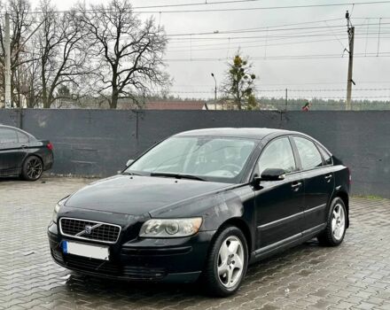 Черный Вольво С40, объемом двигателя 2.4 л и пробегом 272 тыс. км за 2100 $, фото 1 на Automoto.ua