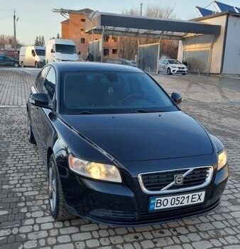 Черный Вольво С40, объемом двигателя 1.6 л и пробегом 295 тыс. км за 8500 $, фото 1 на Automoto.ua