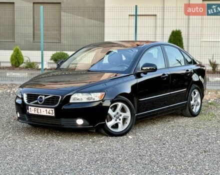 Черный Вольво С40, объемом двигателя 1.6 л и пробегом 236 тыс. км за 8750 $, фото 1 на Automoto.ua