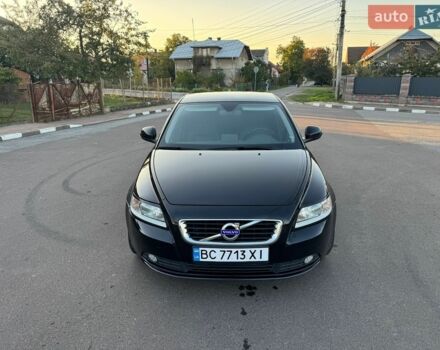Черный Вольво С40, объемом двигателя 1.6 л и пробегом 239 тыс. км за 8800 $, фото 1 на Automoto.ua