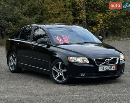 Черный Вольво С40, объемом двигателя 1.6 л и пробегом 210 тыс. км за 8800 $, фото 1 на Automoto.ua