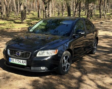 Черный Вольво С40, объемом двигателя 2 л и пробегом 210 тыс. км за 12400 $, фото 1 на Automoto.ua