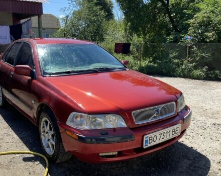 Красный Вольво С40, объемом двигателя 1.6 л и пробегом 378 тыс. км за 2500 $, фото 4 на Automoto.ua
