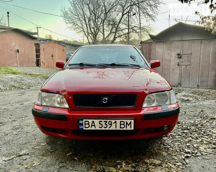 Червоний Вольво S40, об'ємом двигуна 1.6 л та пробігом 260 тис. км за 3500 $, фото 4 на Automoto.ua