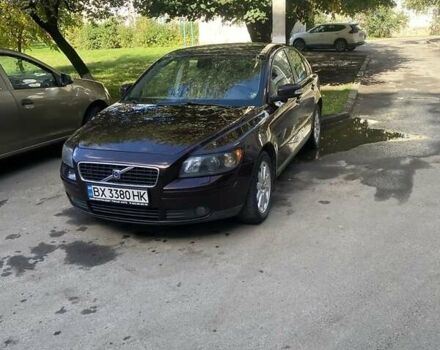 Вольво С40 2006 в Староконстантинов на Automoto.ua Красный Вольво С40, объемом двигателя 2.5 л и пробегом 266 тыс. км за 5000 $, фото 4 на Automoto.ua