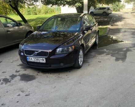 Вольво С40 2006 в Староконстантинов на Automoto.ua Красный Вольво С40, объемом двигателя 2.5 л и пробегом 266 тыс. км за 5000 $, фото 5 на Automoto.ua