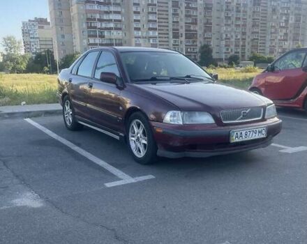 Красный Вольво С40, объемом двигателя 1.8 л и пробегом 200 тыс. км за 1600 $, фото 1 на Automoto.ua