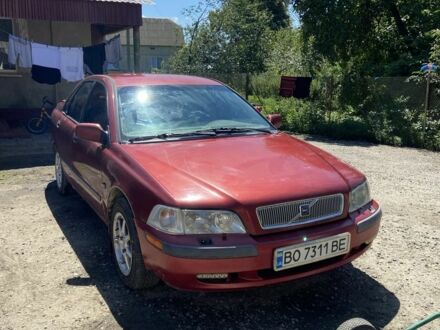 Вольво С40 2000 в Тернополе на Automoto.ua Красный Вольво С40, объемом двигателя 1.6 л и пробегом 378 тыс. км за 2500 $, фото 1 на Automoto.ua