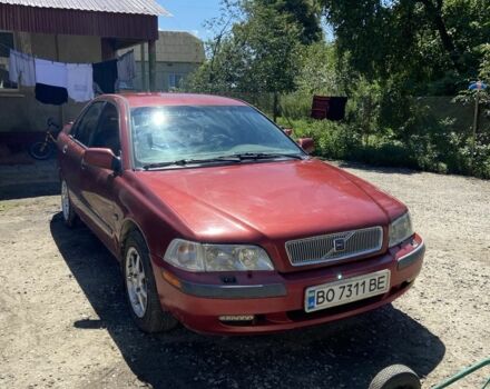 Красный Вольво С40, объемом двигателя 1.6 л и пробегом 378 тыс. км за 2500 $, фото 1 на Automoto.ua
