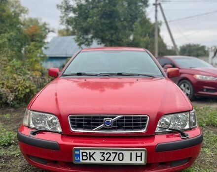 Червоний Вольво S40, об'ємом двигуна 1.6 л та пробігом 380 тис. км за 2200 $, фото 1 на Automoto.ua