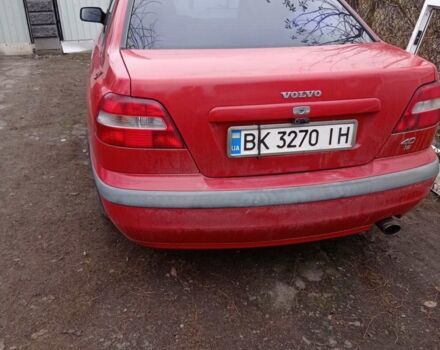 Красный Вольво С40, объемом двигателя 1.59 л и пробегом 310 тыс. км за 2550 $, фото 1 на Automoto.ua