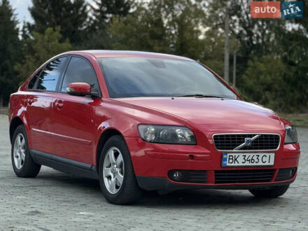 Вольво S40 2007 у Дубно на Automoto.ua Червоний Вольво S40, об'ємом двигуна 1.8 л та пробігом 289 тис. км за 5300 $, фото 1 на Automoto.ua