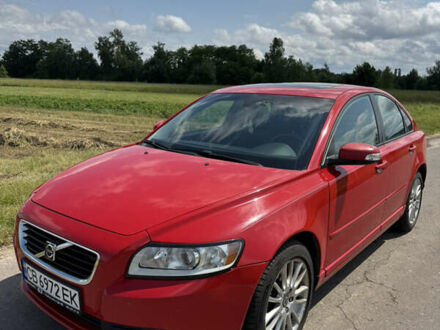 Красный Вольво С40, объемом двигателя 2.4 л и пробегом 234 тыс. км за 6000 $, фото 1 на Automoto.ua