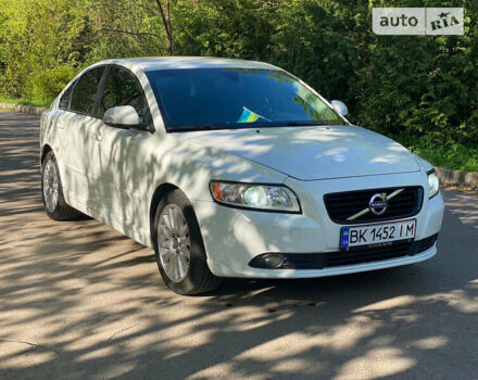 Вольво S40, об'ємом двигуна 2 л та пробігом 165 тис. км за 8828 $, фото 3 на Automoto.ua