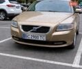 Желтый Вольво С40, объемом двигателя 1.6 л и пробегом 308 тыс. км за 4900 $, фото 1 на Automoto.ua