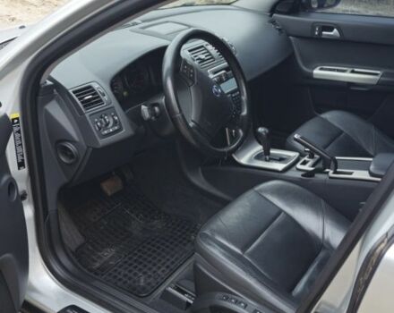 Вольво С40 2009 в Полтаве на Automoto.ua Серый Вольво С40, объемом двигателя 2 л и пробегом 240 тыс. км за 7000 $, фото 4 на Automoto.ua