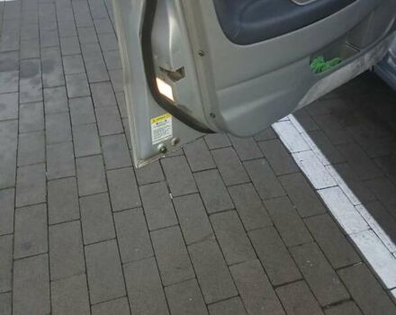 Серый Вольво С40, объемом двигателя 1.95 л и пробегом 375 тыс. км за 3100 $, фото 7 на Automoto.ua