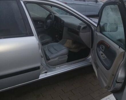 Серый Вольво С40, объемом двигателя 1.95 л и пробегом 375 тыс. км за 3100 $, фото 13 на Automoto.ua